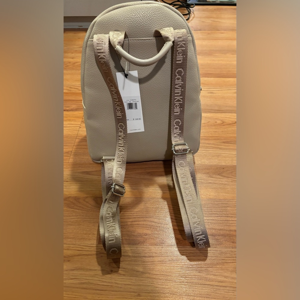 Backpack - Picture 3 of 10